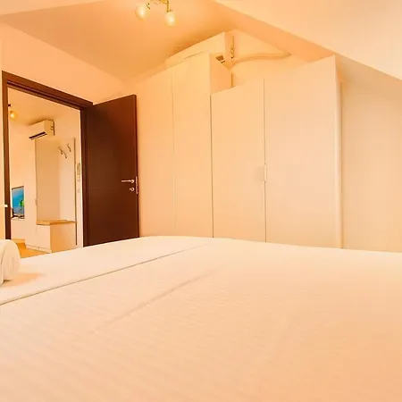 Апартаменти Skylight 16 Бухарест
